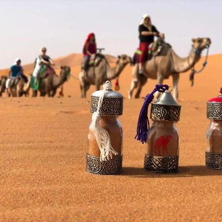 מרזאוגה Camel Trekking Desert Camp מראה חיצוני תמונה