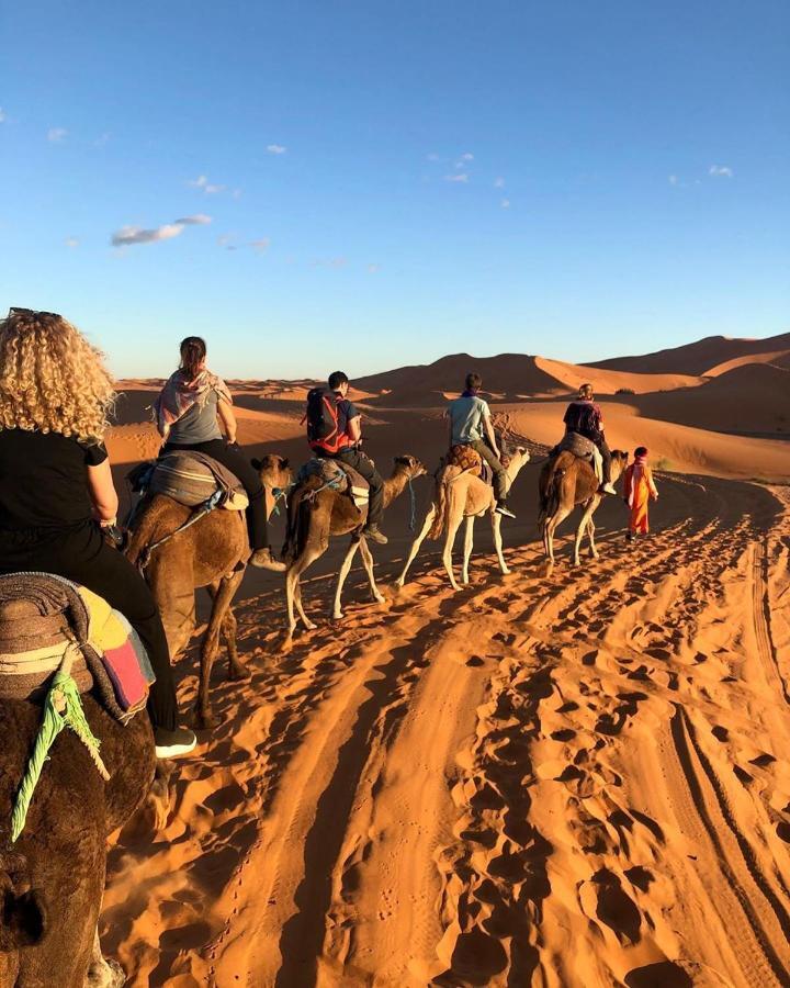 מרזאוגה Camel Trekking Desert Camp מראה חיצוני תמונה